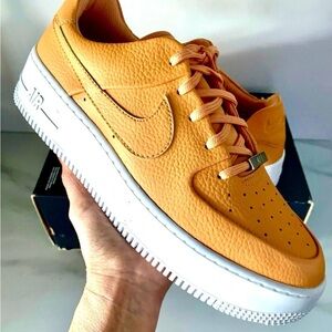 Nike Air Force 1 Sage Low Copper Moon
Women Size 12 AR5339 800